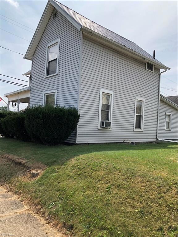 617 Pine St, Coshocton, OH 43812 - photo 2