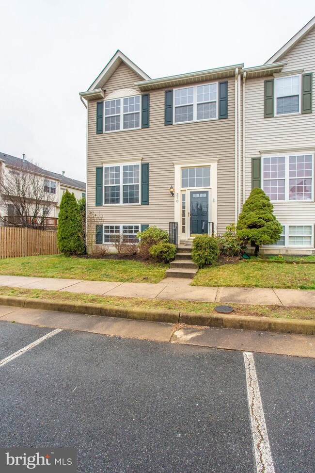 570 Tuliptree Square NE, Leesburg, VA 20176 - photo 3