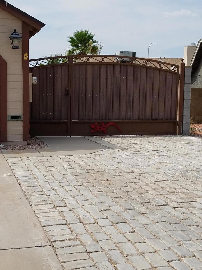 6709 E Ivy St, Mesa, AZ 85205 - photo 2