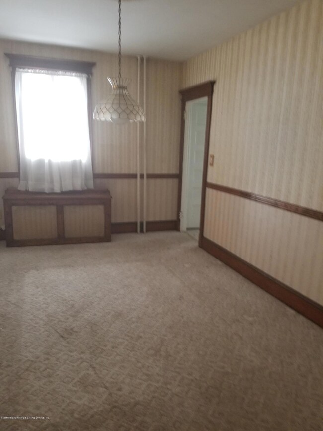 563 Delafield Ave, Staten Island, NY 10310 - photo 3