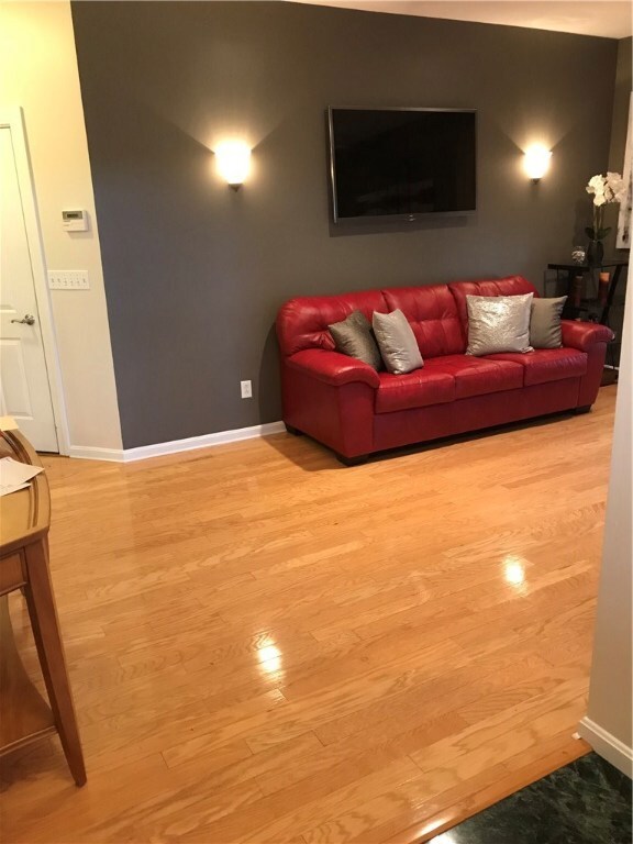 10 Cambridge Cir, Smithfield, RI 02917 - photo 5