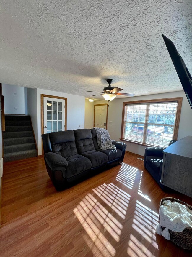 5448 Westgrove Dr, Columbus, OH 43228 - photo 3