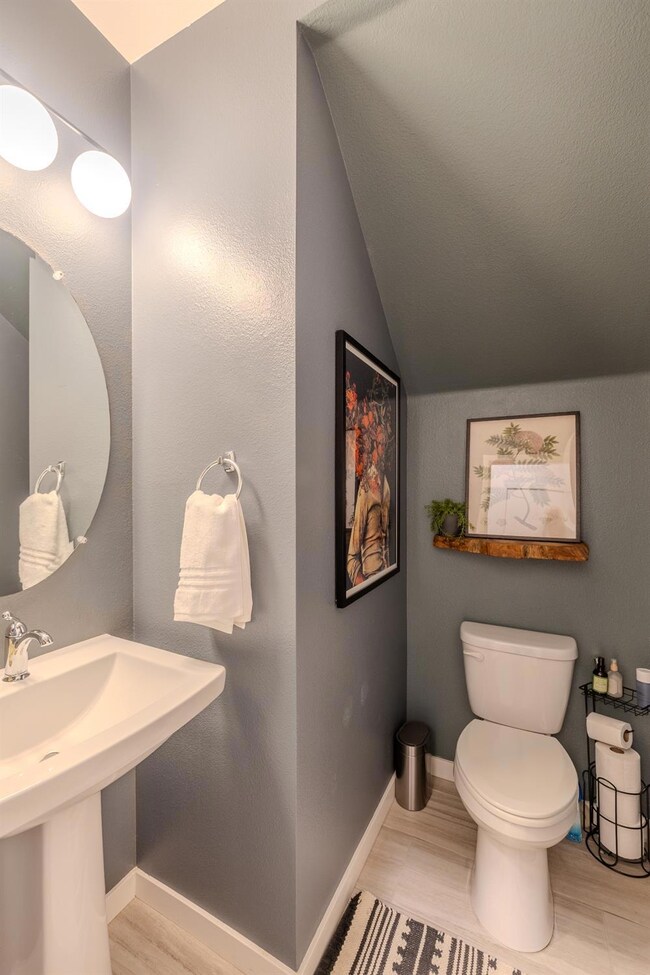 212 Log Pond Ln, Sacramento, CA 95818 - photo 6