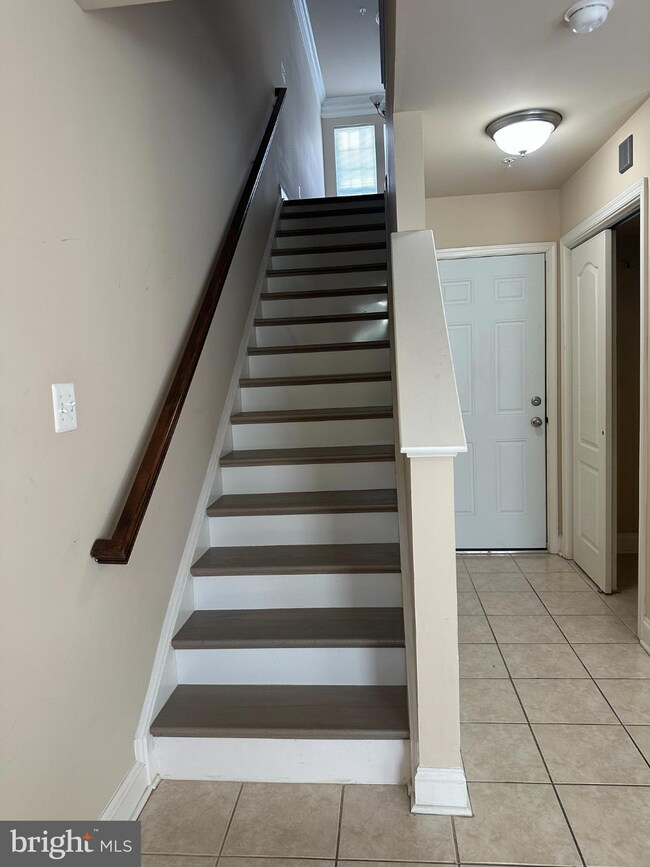 11904 Weybridge Ln, Germantown, MD 20876 - photo 5