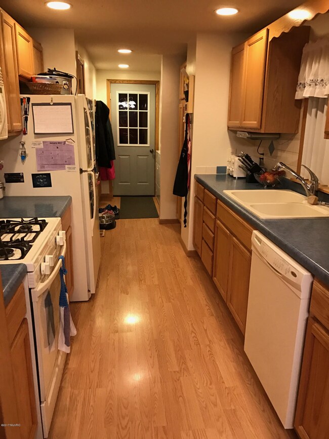 69952 S Nottawa Rd, Sturgis, MI 49091 - photo 4