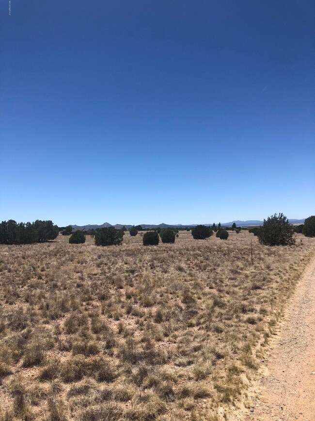 0 E Cougar Ridge Rd unit 1013133, Paulden, AZ 86334 - photo 2