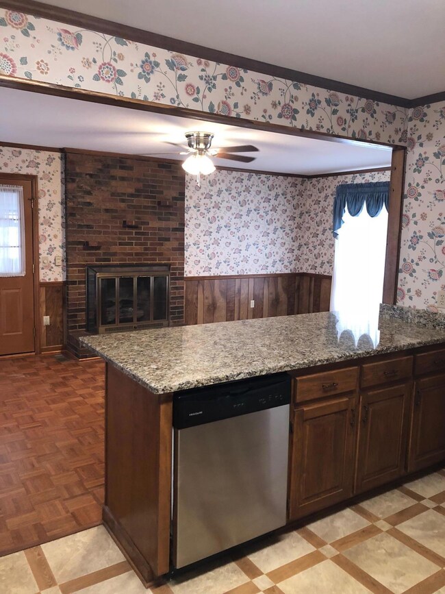 204 Woodmont Dr, Shelbyville, TN 37160 - photo 7