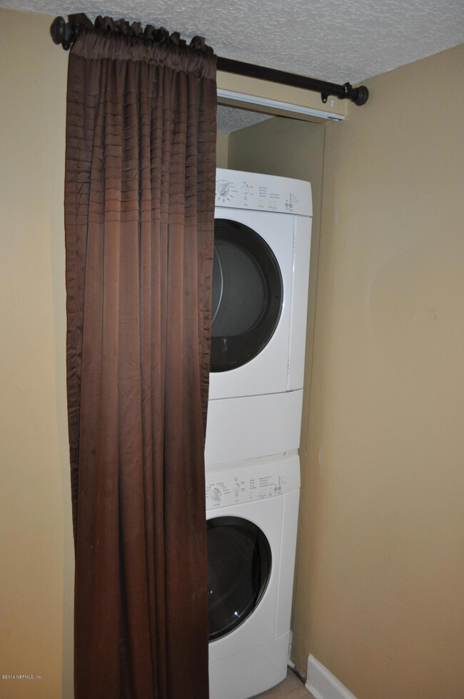 washer & dryer (foyer)