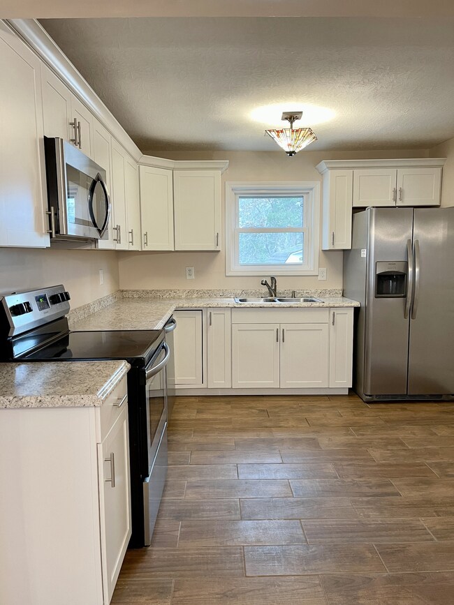 464 W Wilmouth Rd, Cookeville, TN 38506 - photo 2