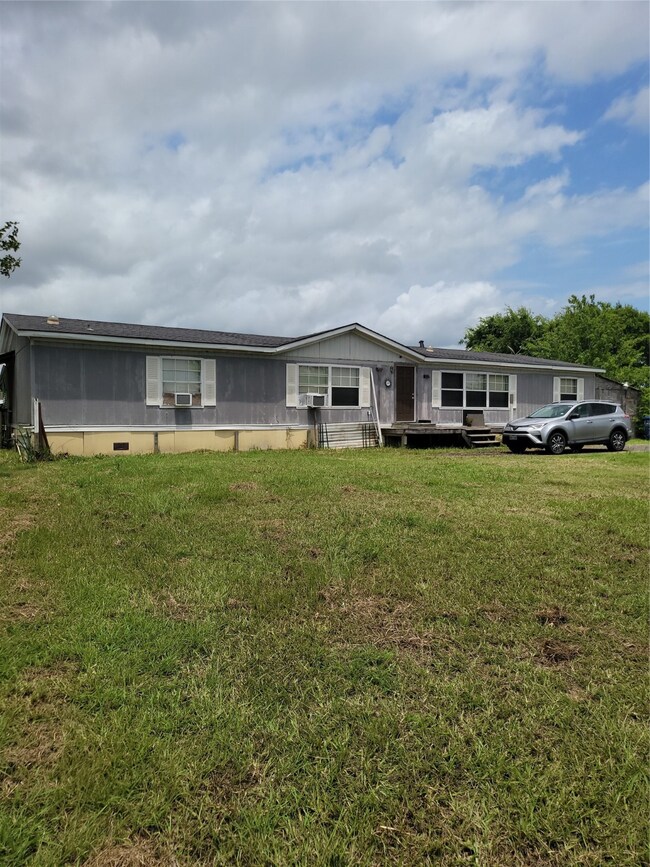727 Fm 360 Rd, Beasley, TX 77417 - photo 2