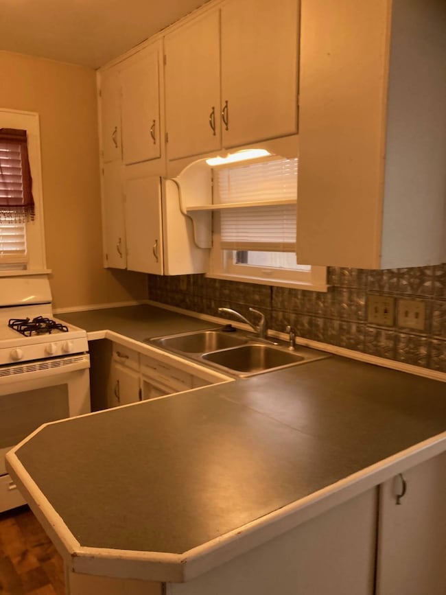 390 E 4th St, Colby, KS 67701 - photo 5