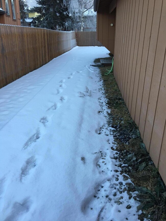 5401 Windflower Cir unit A, Anchorage, AK 99507 - photo 4