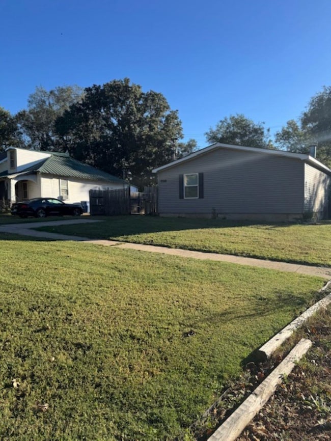 1110 Osage St, Augusta, KS 67010 - photo 2