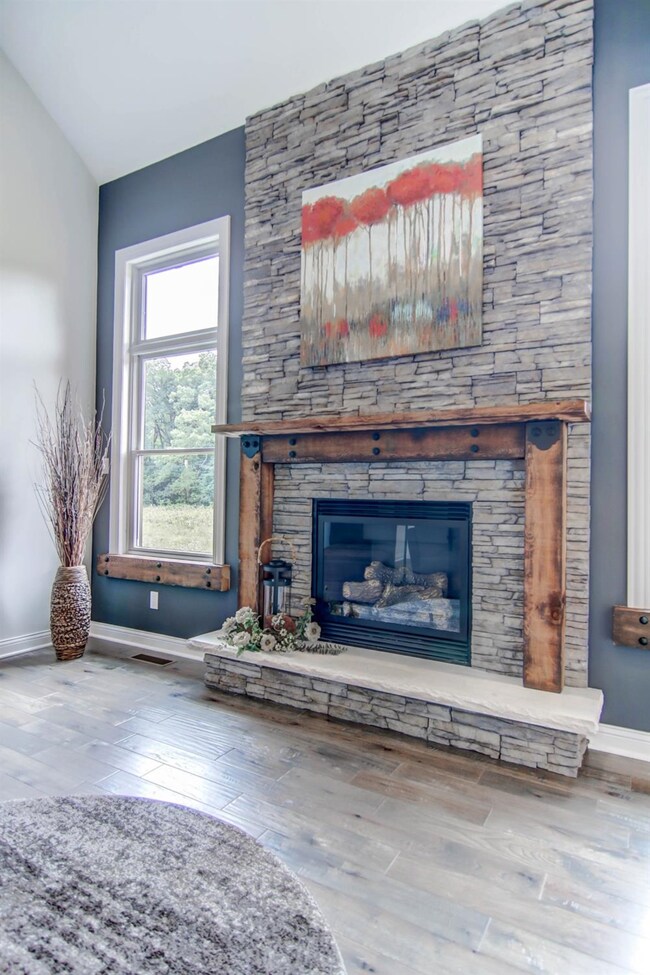 819 Estelle Ln, Crown Point, IN 46307 - photo 6