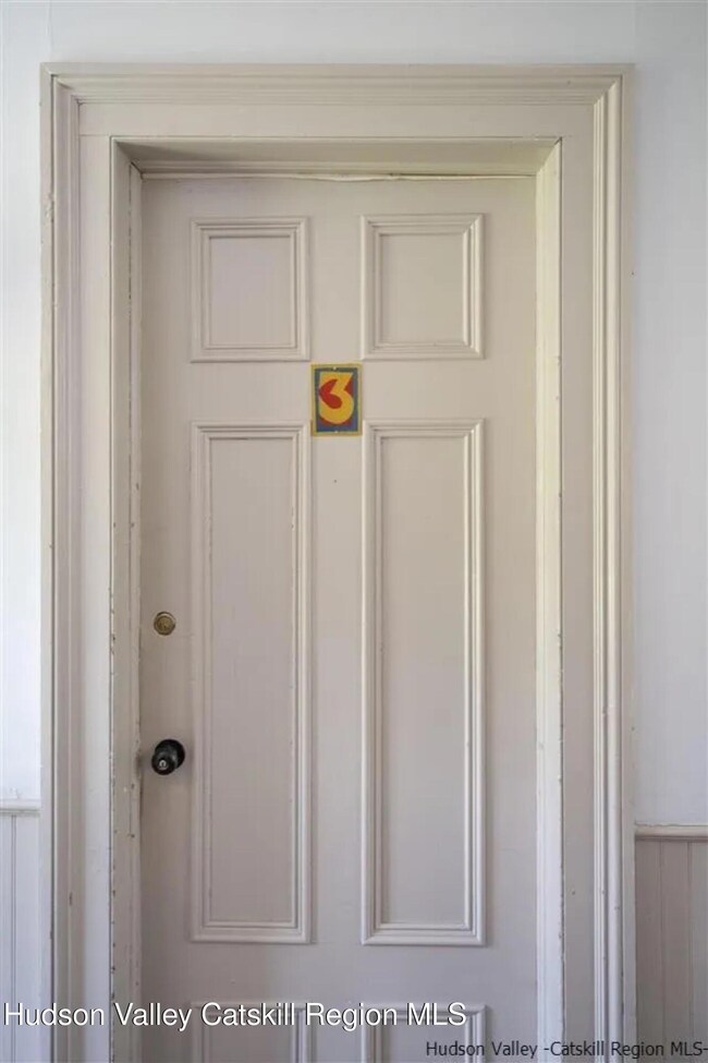 4 W Union St unit 3, Kingston, NY 12401 - photo 3