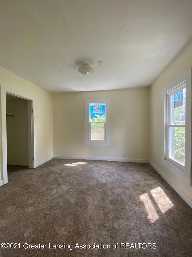 1408 Christopher St, Lansing, MI 48906 - photo 5