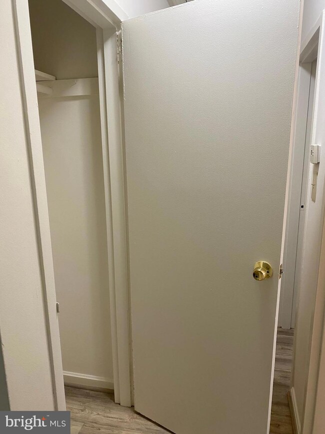 2200 Greenwich St, Falls Church, VA 22043 - photo 7