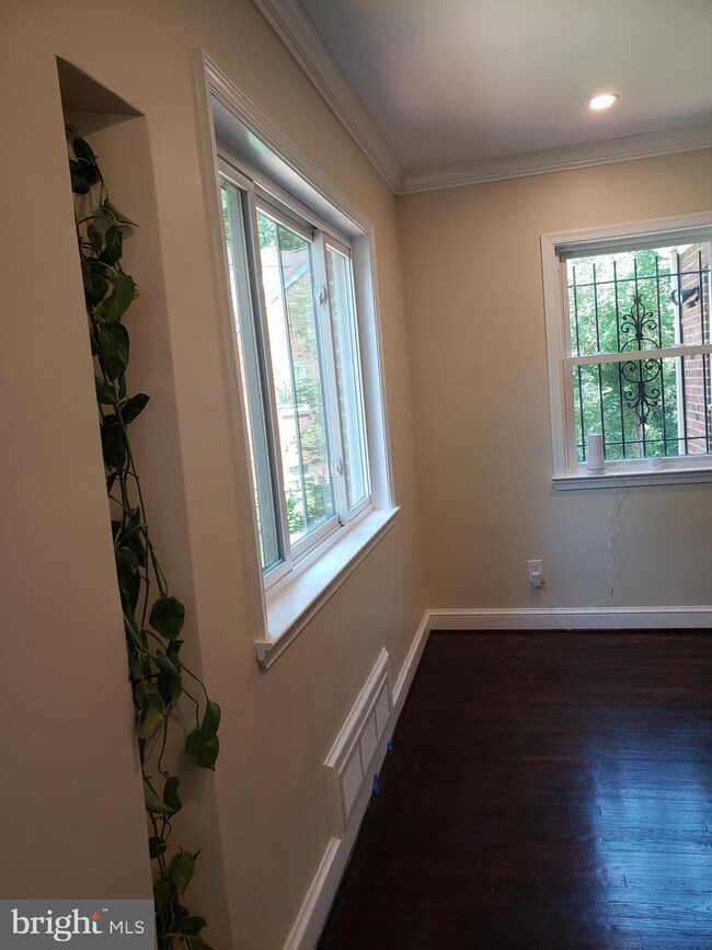 1601 Woodhill Ct, Hyattsville, MD 20785 - photo 5