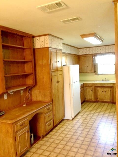 2935 Fairfax Dr, Tyler, TX 75701 - photo 4