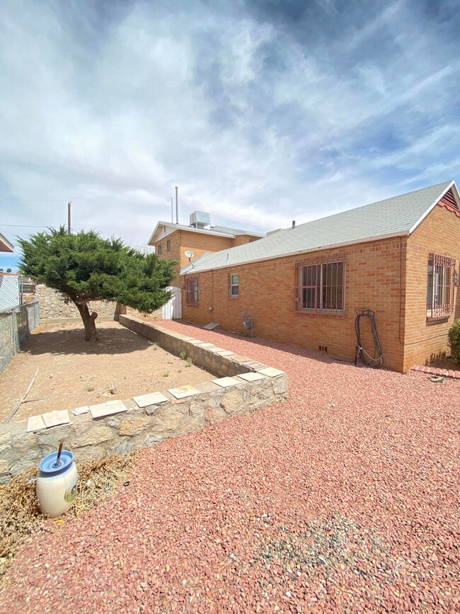 3111 Nashville Ave, El Paso, TX 79930 - photo 7