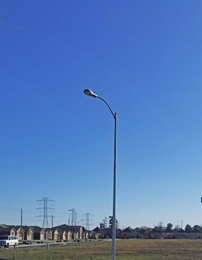 15227 Central Lakes Dr, Humble, TX 77396 - photo 6