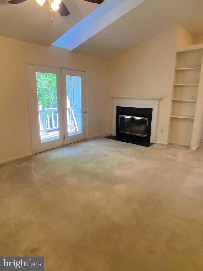 12205 Eagles Nest Ct unit L, Germantown, MD 20874 - photo 5