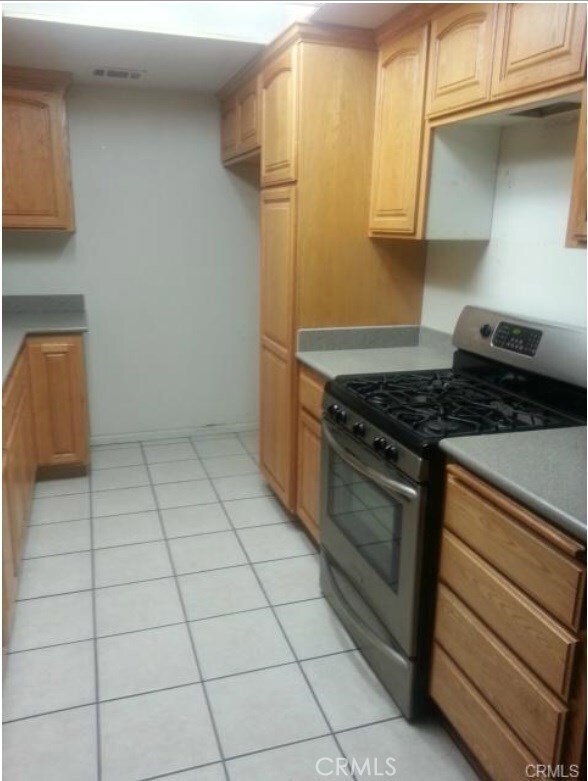 12196 Carnation Ln unit A, Moreno Valley, CA 92557 - photo 2