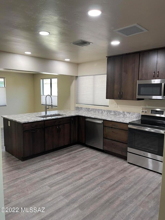 3244 E Lee St, Tucson, AZ 85716 - photo 3