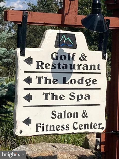 51 Mohican Ct, Hazle Township, PA 18202 - photo 4