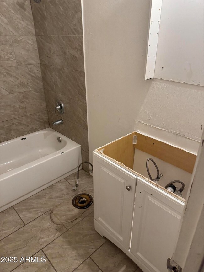 3802 N 79th Ave, Phoenix, AZ 85033 - photo 4