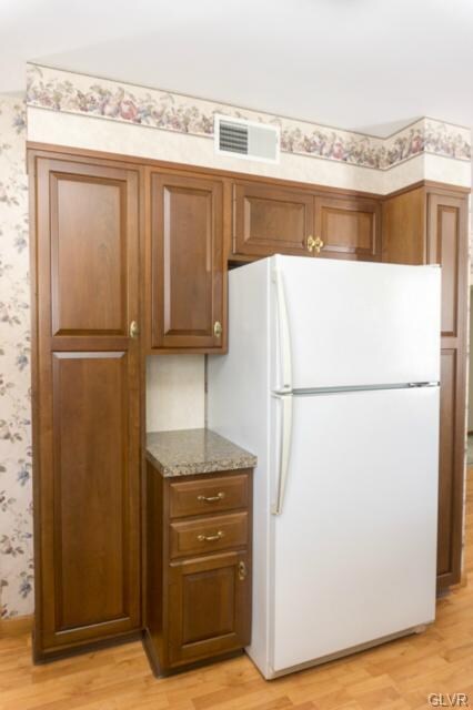 41 N Sycamore St, Macungie, PA 18062 - photo 6