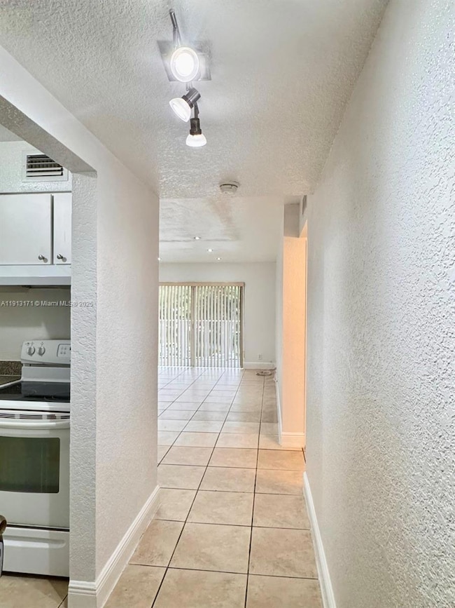 5201 Geneva Way unit 307, Doral, FL 33166 - photo 2