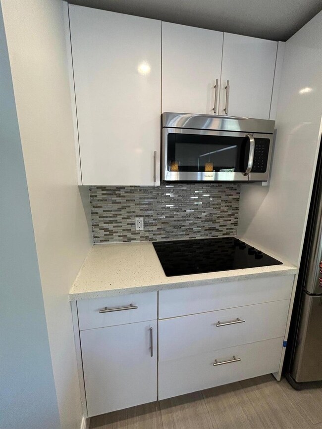 112 NE 5th St unit 6, Fort Lauderdale, FL 33301 - photo 7