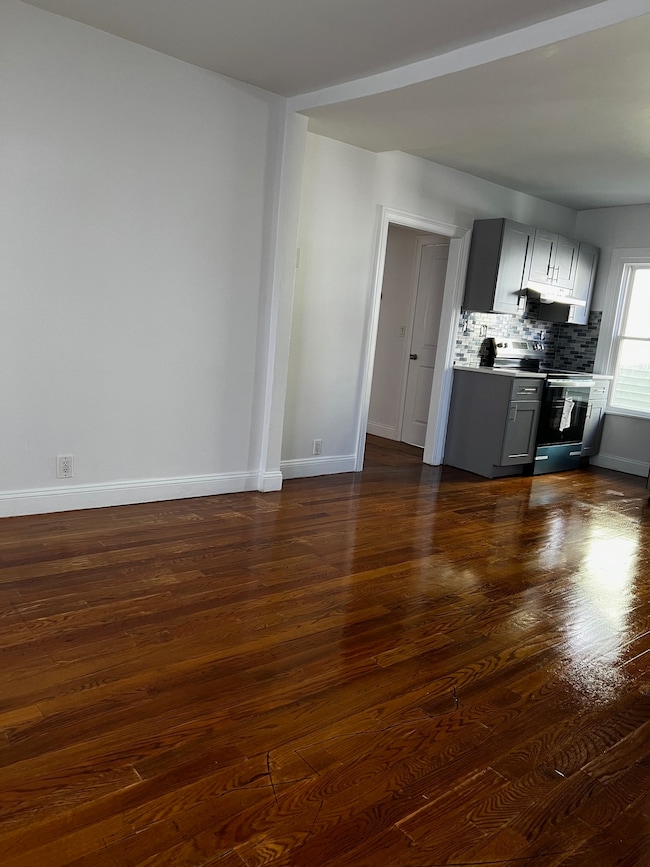 1248 Pembroke St, Bridgeport, CT 06608 - photo 4