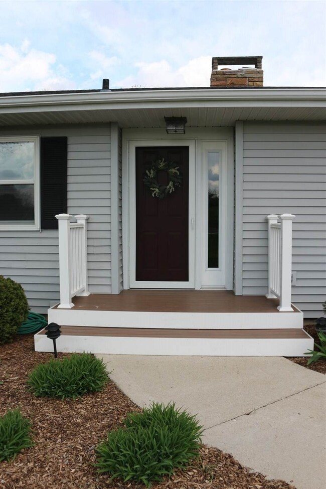 2184 Fitchburg Rd, Fitchburg, WI 53575 - photo 6