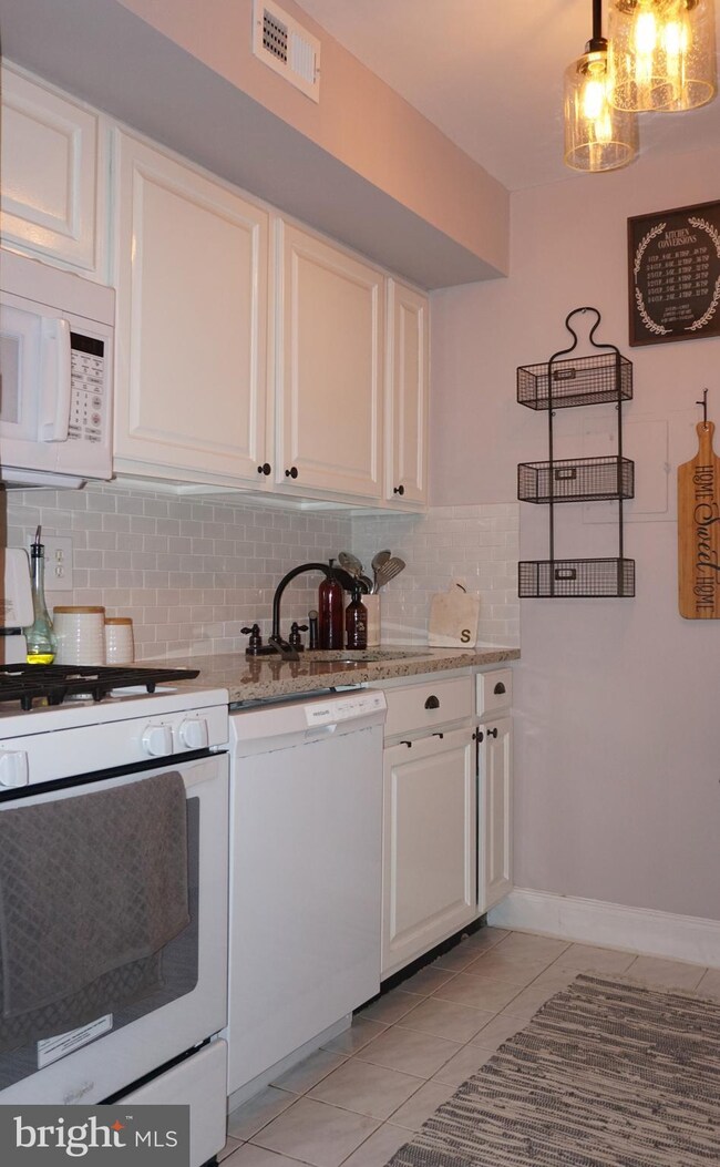 11600 Vantage Hill Rd unit 1A, Reston, VA 20190 - photo 3