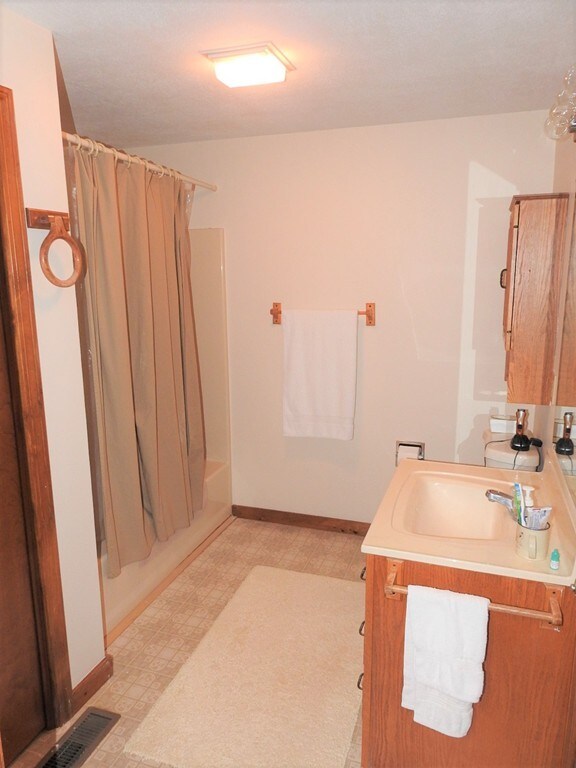 46 Danforth Ct, Haverhill, MA 01832 - photo 7