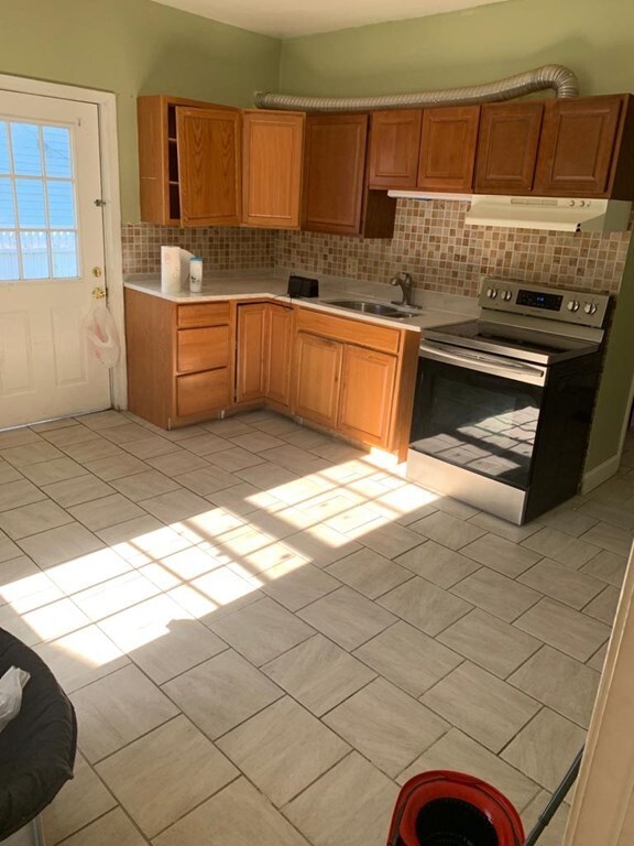 999 Rodman St, Fall River, MA 02721 - photo 4