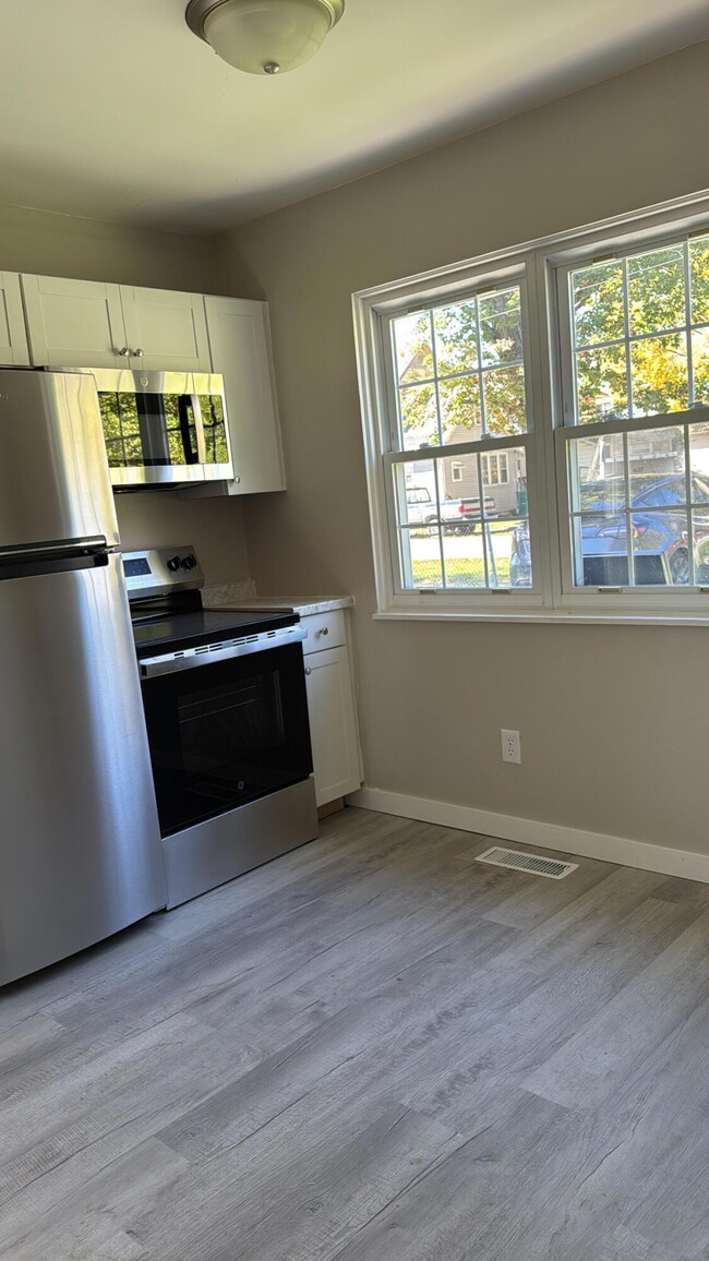 1093 S Sugar St, Lima, OH 45804 - photo 6