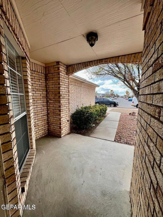 12266 Amstater Cir, El Paso, TX 79936 - photo 4