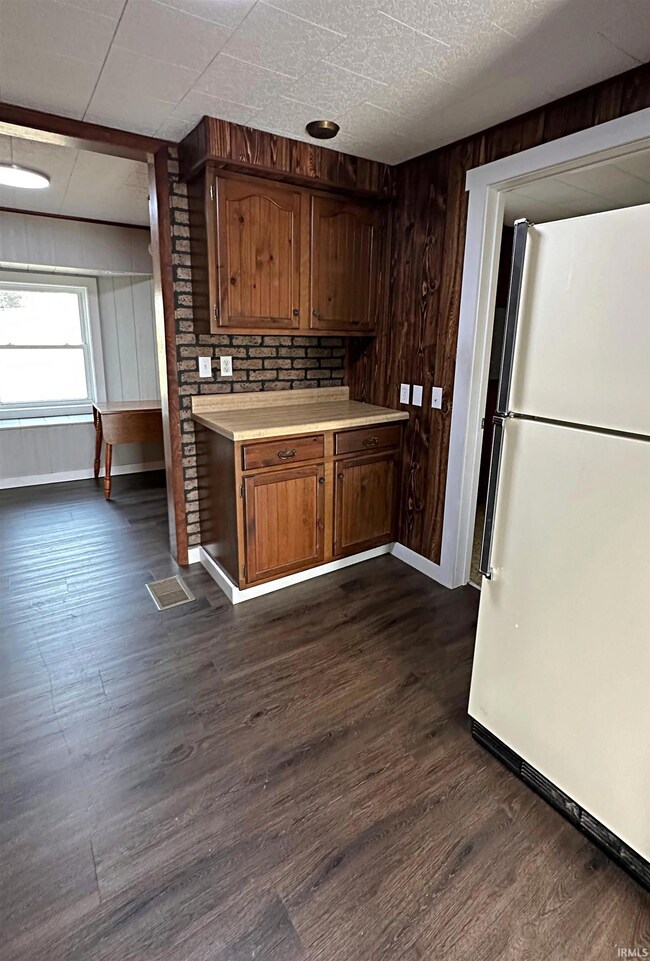 408 E John St, Washington, IN 47501 - photo 7