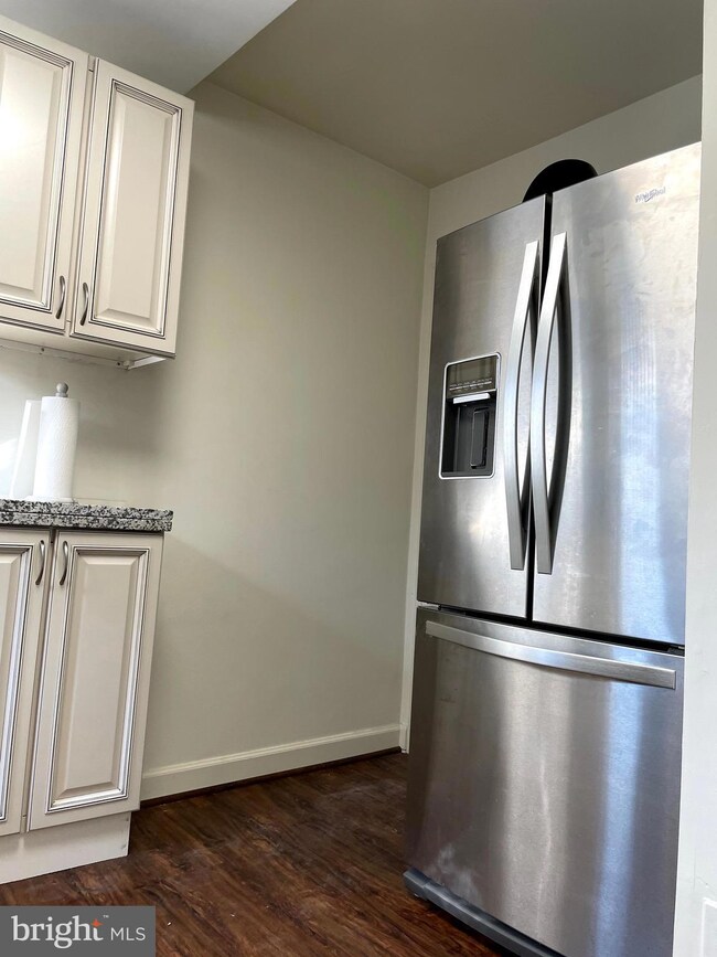 410 Main St unit 19, Laurel, MD 20707 - photo 6