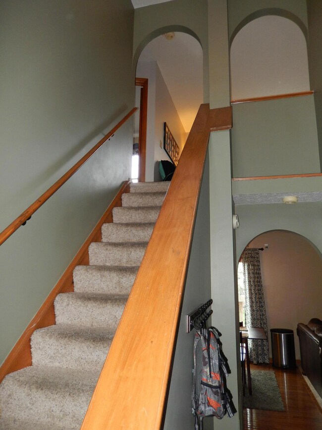 2048 Great Brook Dr, Columbus, OH 43223 - photo 5