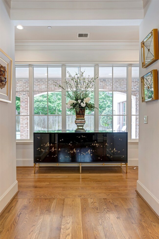 2 Rip Van Winkle Ln, Houston, TX 77024 - photo 4