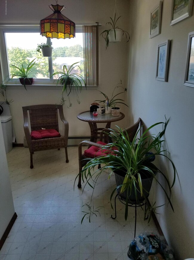 7 Magnolia Ln, Eatontown, NJ 07724 - photo 3