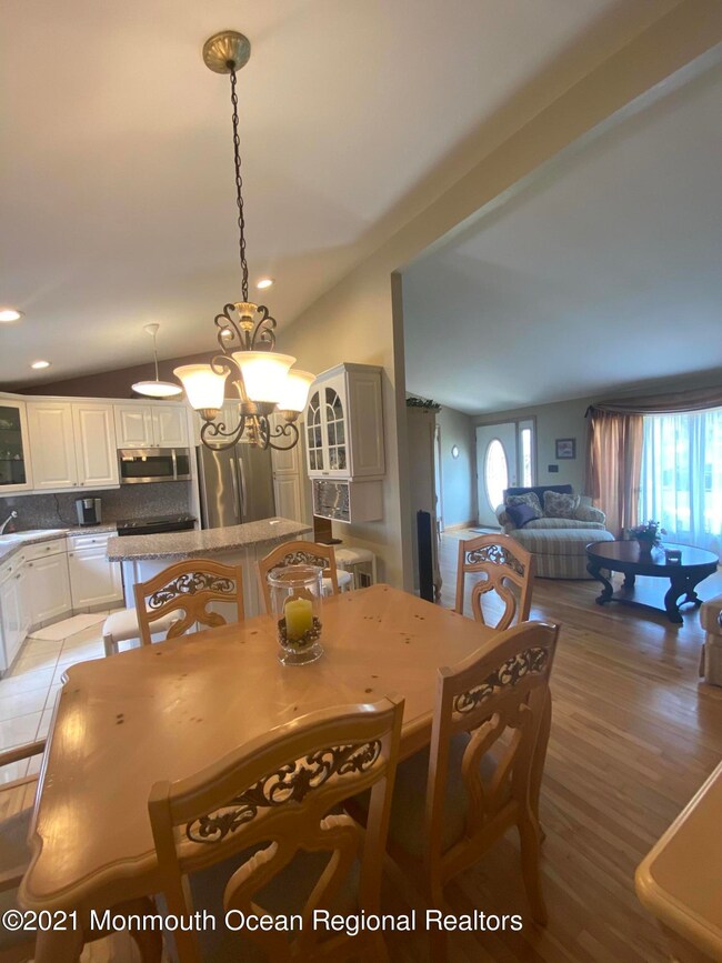 19 Dartmouth Dr.