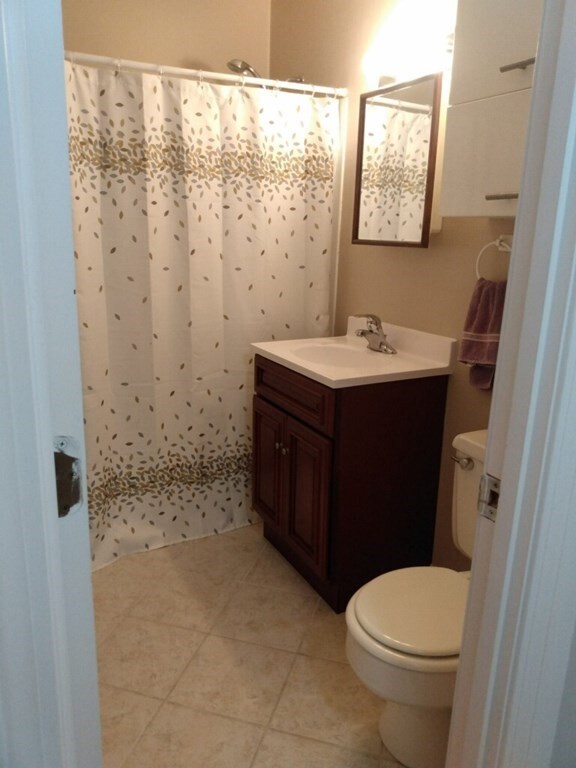 72 Barrett St unit 312, Northampton, MA 01060 - photo 4