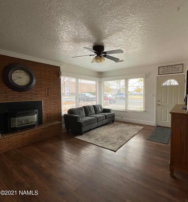 104 W Hillview St, Winslow, AZ 86047 - photo 3