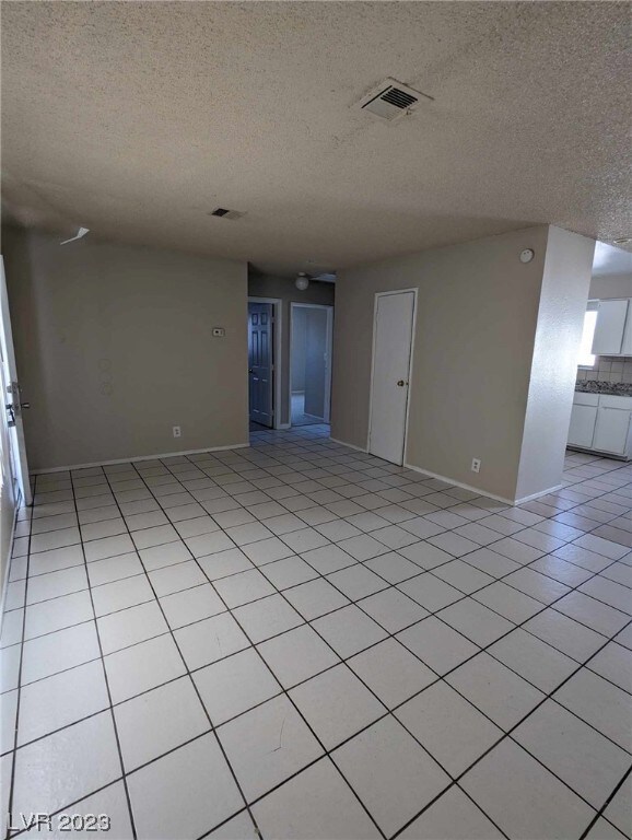 4384 Cy Cliffview Cir unit 3A, Las Vegas, NV 89121 - photo 2