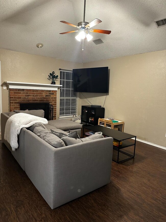 107 Thomas St, Joshua, TX 76058 - photo 3